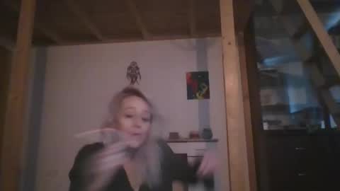 Snapshot of marrygorund chatting on 29, 1, 2025 MaryGoRound online show from 29, 1, 2025