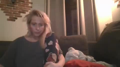 Snapshot of marrygorund chatting on 3, 2, 2025 MaryGoRound online show from 3, 2, 2025