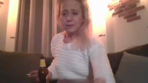 Snapshot of marrygorund chatting on 2, 3, 2025 MaryGoRound online show from 2, 3, 2025