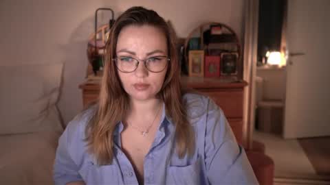 Snapshot of marrygrayes chatting on 1, 8, 2026 Maria online broadcast from Tuesday to Suturday from 6 pm to 12 pm Germany time Sunday-Monday offline online show from 1, 8, 2026