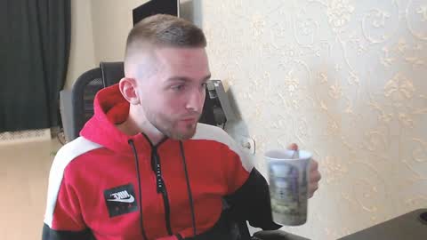 Snapshot of marselle_looker chatting on 8, 1, 2025 Marselle online show from 8, 1, 2025