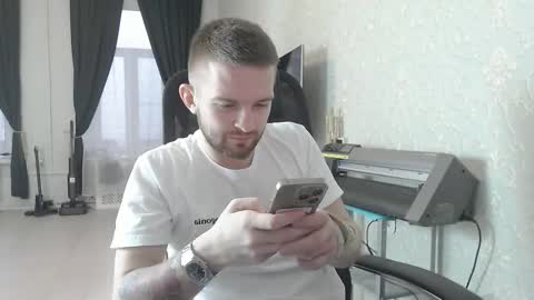 Snapshot of marselle_looker chatting on 28, 11, 2025 Marselle online show from 28, 11, 2025