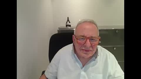 Snapshot of martin_1947 chatting on 12, 10, 2025 martin_1947 online show from 12, 10, 2025