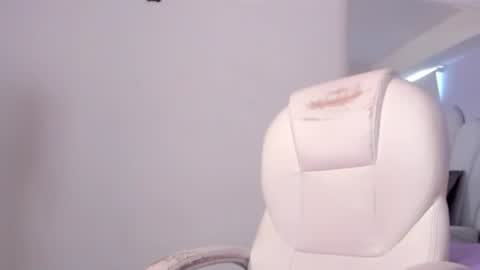 martinaa_roberts online show from 8, 7, 2026