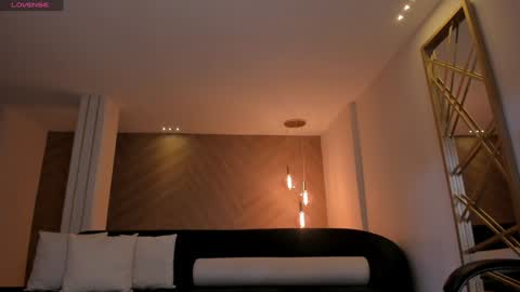 Martinna Bonnet online show from 18, 12, 2024