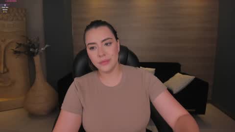 Martinna Bonnet online show from 2, 1, 2025