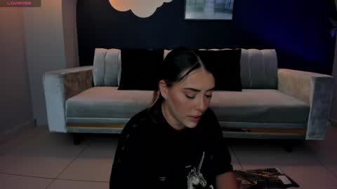 Martinna Bonnet online show from 3, 2, 2025