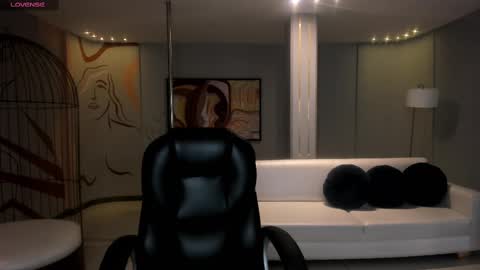 Martinna Bonnet online show from 10, 2, 2025