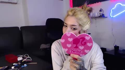                      100   online show from 19, 2, 2025