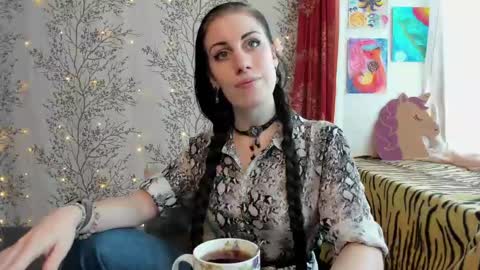 Mary Lou online show from 2, 2, 2025