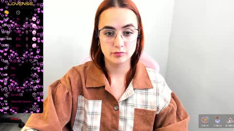 Dulce Maria online show from 6, 2, 2025