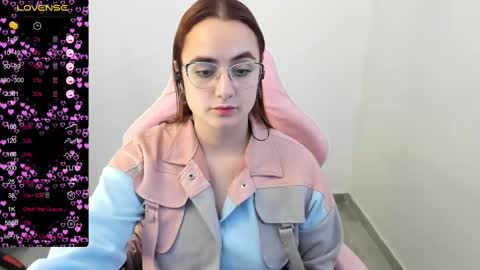 Dulce Maria online show from 17, 2, 2025