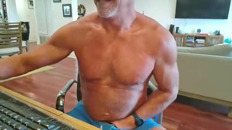 mascmuscle49 online show from 7, 4, 2026