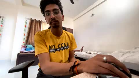 Mask Boy online show from 13, 2, 2025