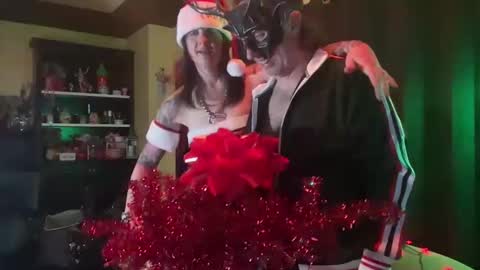 Snapshot of matchingtracksuits chatting on 11, 12, 2024 Jer and Kel online show from 11, 12, 2024