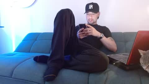 STRURIBE ON INSTAGRAM online show from 15, 2, 2026