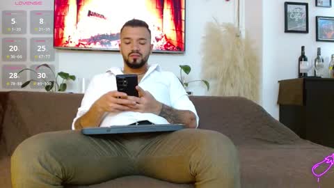 Snapshot of mathewhot3 chatting on 13, 11, 2025 mathewhot3 online show from 13, 11, 2025