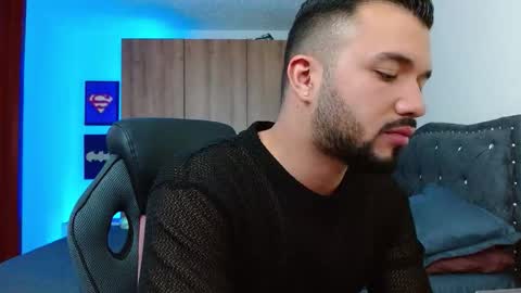 Snapshot of mathewhot3 chatting on 19, 11, 2025 mathewhot3 online show from 19, 11, 2025