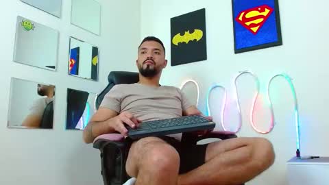 Snapshot of mathewhot3 chatting on 26, 11, 2025 mathewhot3 online show from 26, 11, 2025