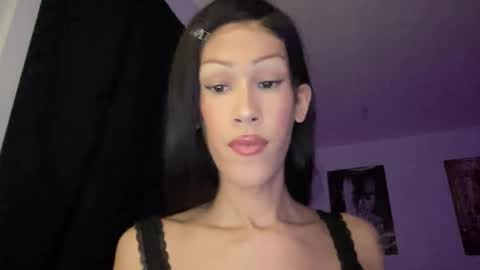 MOLLY MILLS online show from 24, 11, 2025