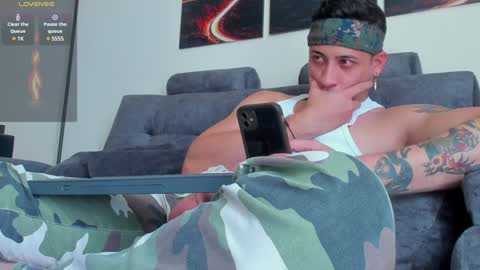 Snapshot of mattsaill_ chatting on 8, 2, 2025 mattsaill_ online show from 8, 2, 2025