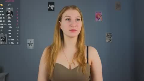 Snapshot of maureencoombs chatting on 12, 10, 2025 maureencoombs online show from 12, 10, 2025