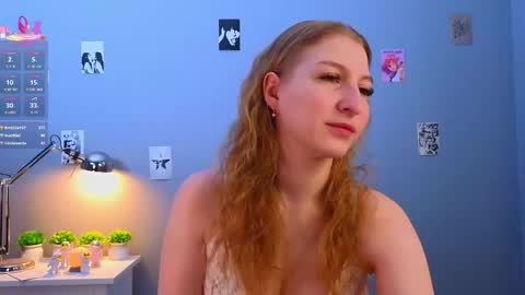 Snapshot of maureencoombs chatting on 21, 11, 2025 maureencoombs online show from 21, 11, 2025