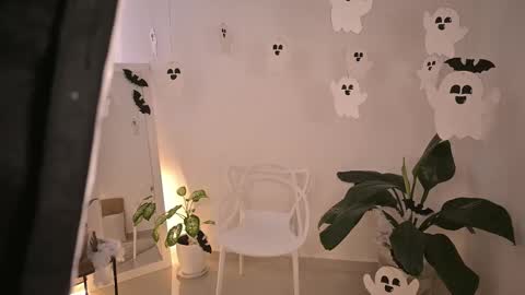 Maria Victoria Schedule 2pm until 9pm GMT-5 online show from 30, 10, 2025