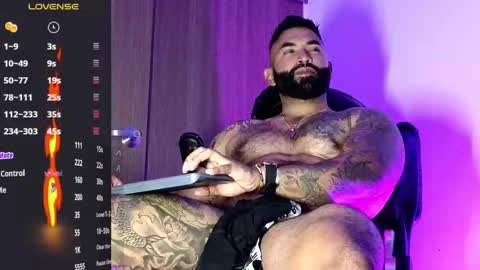 max__prada online show from 10, 9, 2025