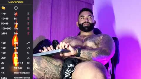 max__prada online show from 12, 9, 2025