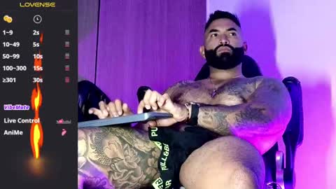 max__prada online show from 16, 9, 2025