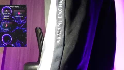 max__prada online show from 10, 10, 2025