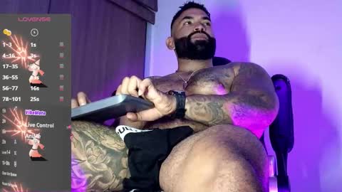 max__prada online show from 28, 11, 2025