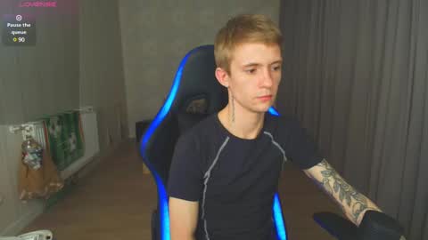 Max Gen with tats 24years  And Ethan without tats 20 years online show from 13, 1, 2025