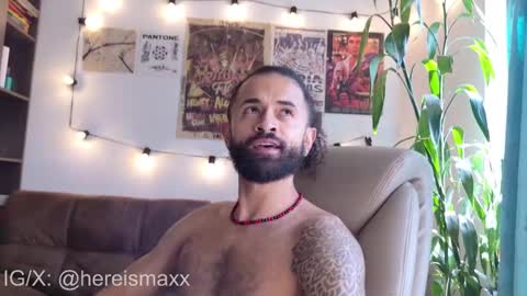 Snapshot of max_greenn chatting on 19, 11, 2025 Max Follow me IGX hereismaxx online show from 19, 11, 2025