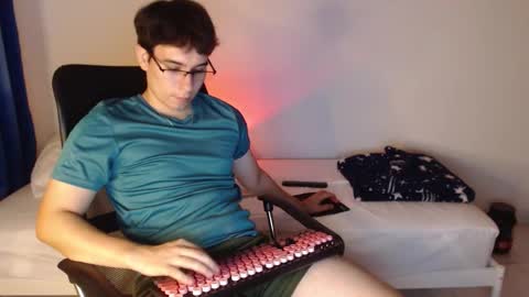 Snapshot of max_snow1616 chatting on 23, 3, 2026 max_snow1616 online show from 23, 3, 2026