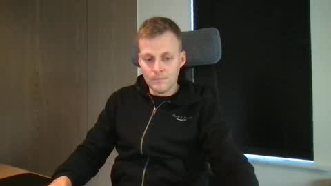 Max take off clothes online show from 24, 2, 2025