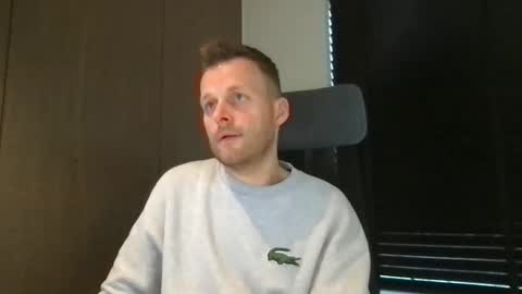 Max take off clothes online show from 13, 2, 2026