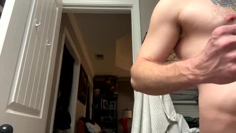 Snapshot of maxaux chatting on 8, 2, 2025 Max online show from 8, 2, 2025