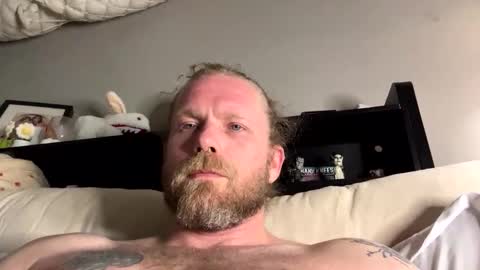 Snapshot of maxaux chatting on 8, 4, 2026 Max online show from 8, 4, 2026