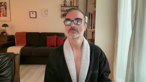 Snapshot of maxbow chatting on 18, 1, 2025 Max Mikado online show from 18, 1, 2025