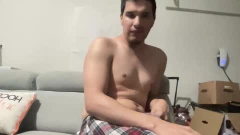 Snapshot of maxfreaky407284 chatting on 26, 4, 2026 perezcouple online show from 26, 4, 2026