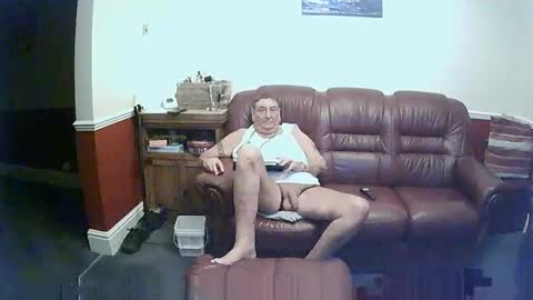 MAX online show from 15, 1, 2025