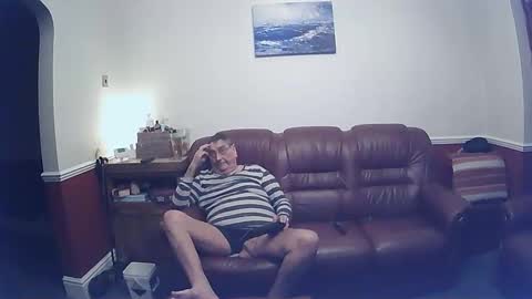 MAX online show from 15, 2, 2025