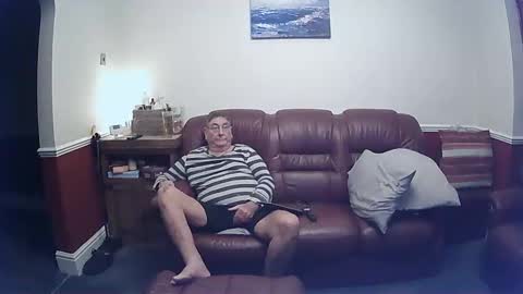 MAX online show from 22, 2, 2025