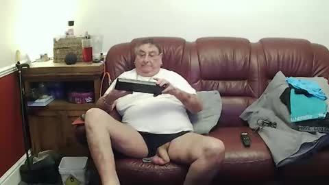 Snapshot of maxi_johnes chatting on 26, 4, 2026 MAX online show from 26, 4, 2026