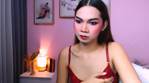 Snapshot of maxie_greyson chatting on 17, 12, 2024 maxie greyson online show from 17, 12, 2024