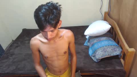 Snapshot of maxiebunny99 chatting on 5, 3, 2025 Reyn online show from 5, 3, 2025