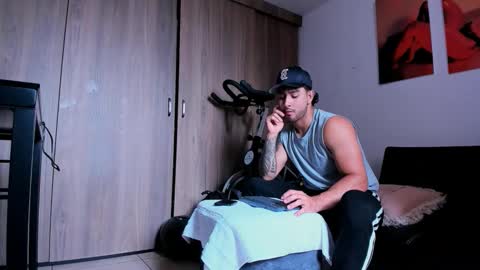 Snapshot of maximo004 chatting on 17, 10, 2025 Maximo online show from 17, 10, 2025