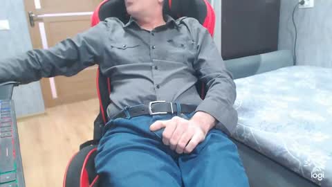 maximus3334 online show from 10, 4, 2026